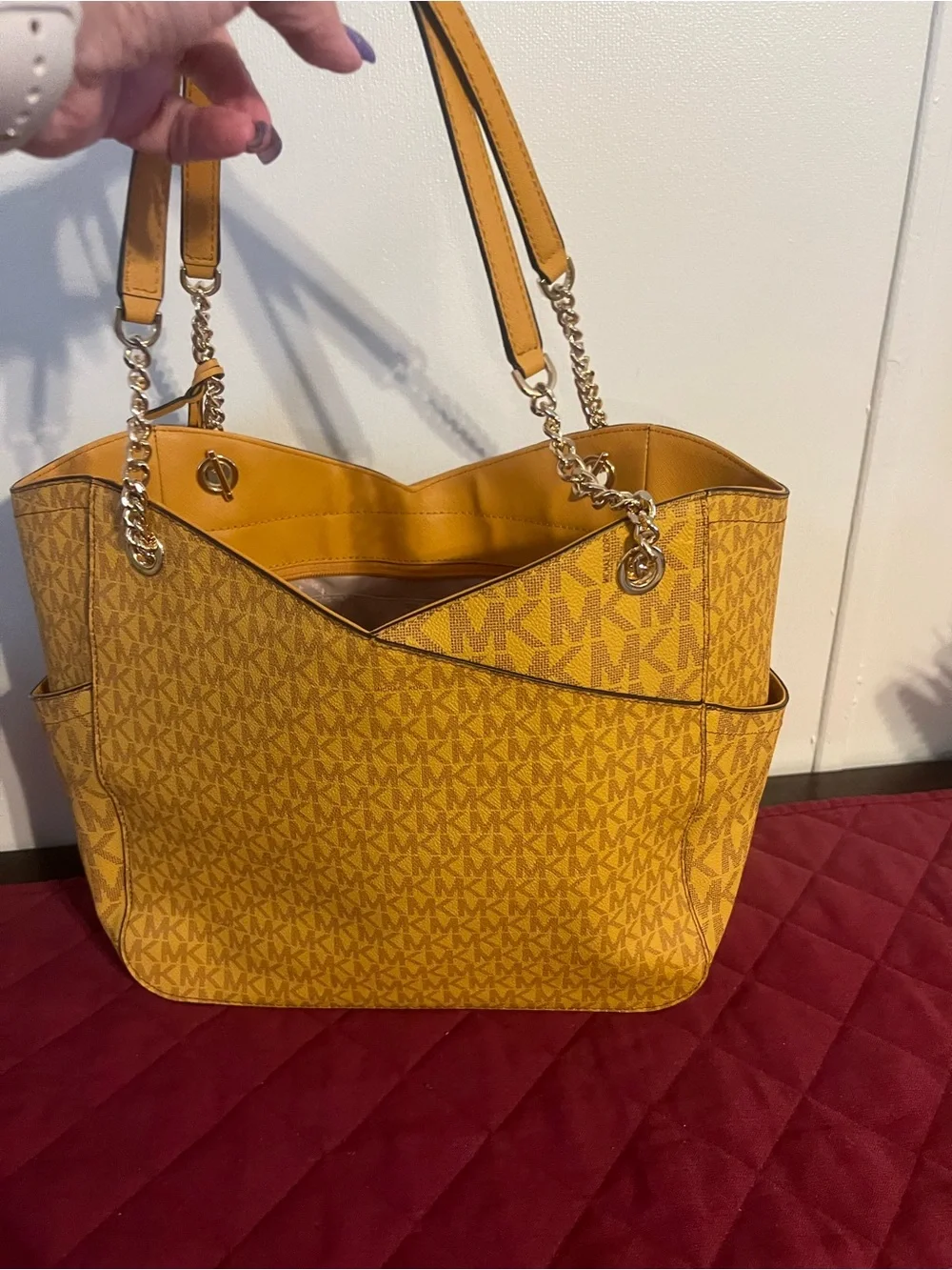 Michael Kors iconic mk